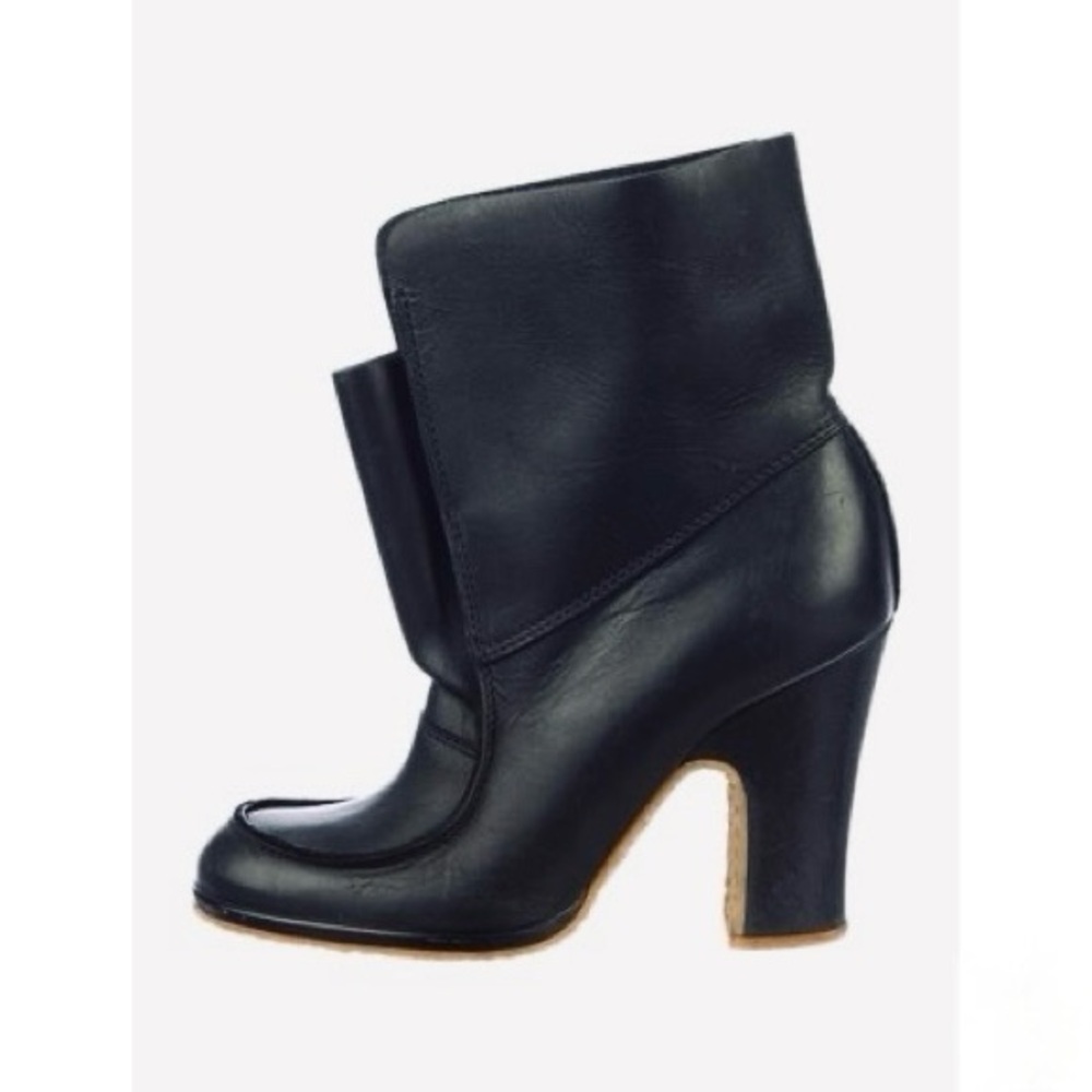 MAISON MARTIN MARGIELA LEATHER ANKLE BOOTS